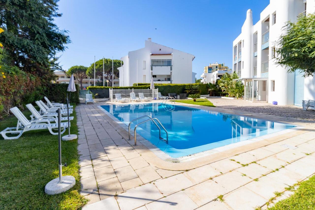 Zarco - Cosy Apartment In Vilamoura With A Balcony With View To The 2 Swimming Pools - Near The Beach & The Marina Quarteira Exterior foto